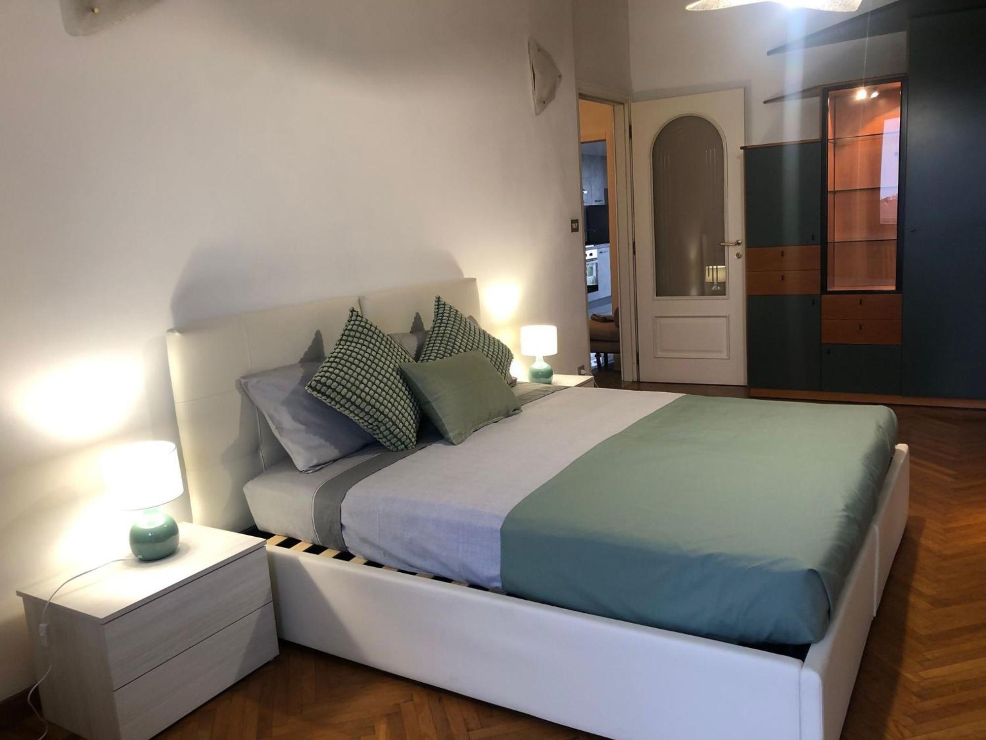 Ferienwohnung Metro Molinette Panoramico Con 6 Posti Letto Turin Exterior foto